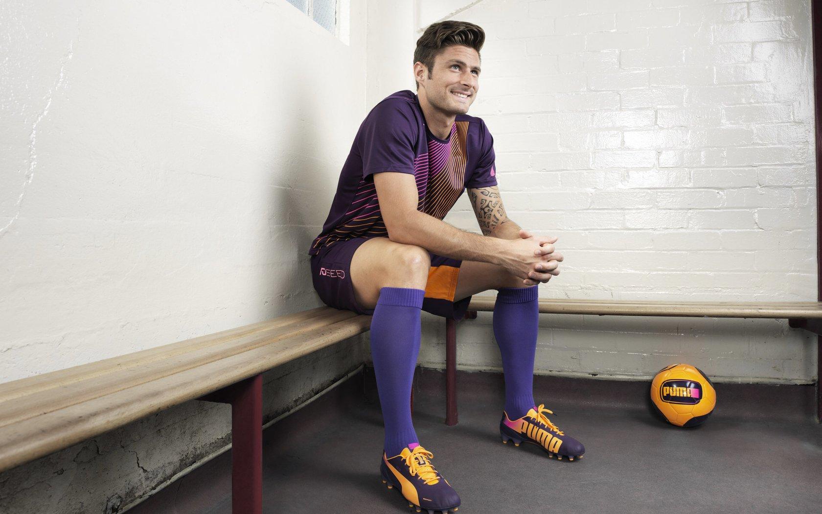 传奇谢幕,足球巨星李明举行盛大退役仪式